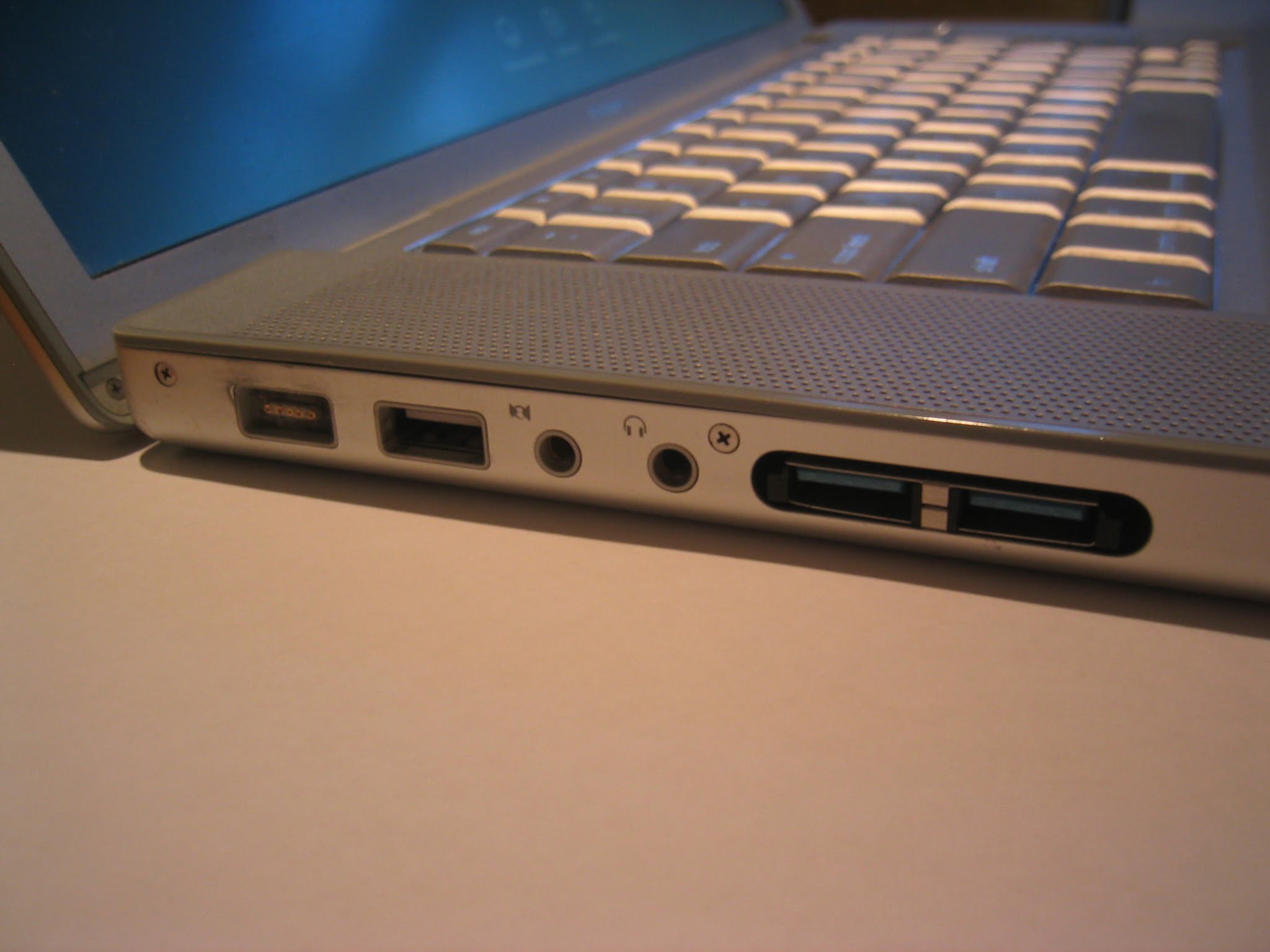 3-in-1 8-pin/Micro-USB/USB 3.0 OTG Flash Drive (16GB)
